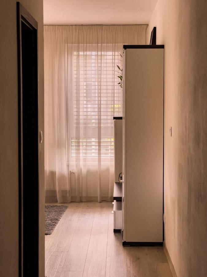 Elegant Escape Apartment I - City Centre บราติสลาวา ภายนอก รูปภาพ